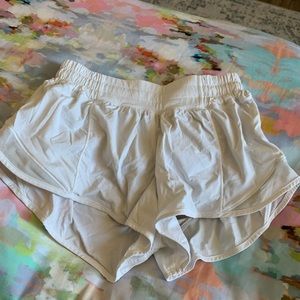 LULULEMON WHITE HOTTY HOT SHORTS